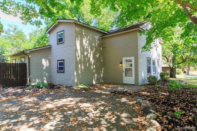 716 Commercial Street, Bloomfield Hills, MI 48382