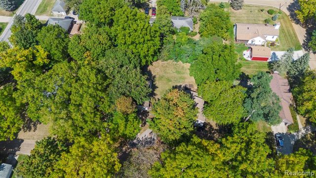 716 Commercial Street, Bloomfield Hills, MI 48382