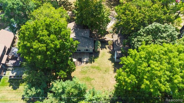 716 Commercial Street, Bloomfield Hills, MI 48382