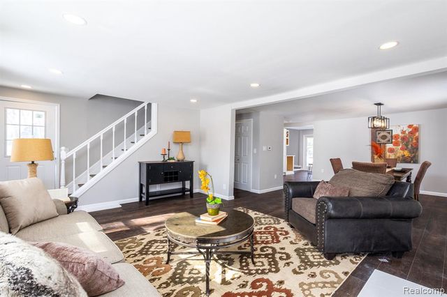 716 Commercial Street, Bloomfield Hills, MI 48382