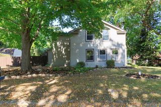 716 Commercial Street, Bloomfield Hills, MI 48382