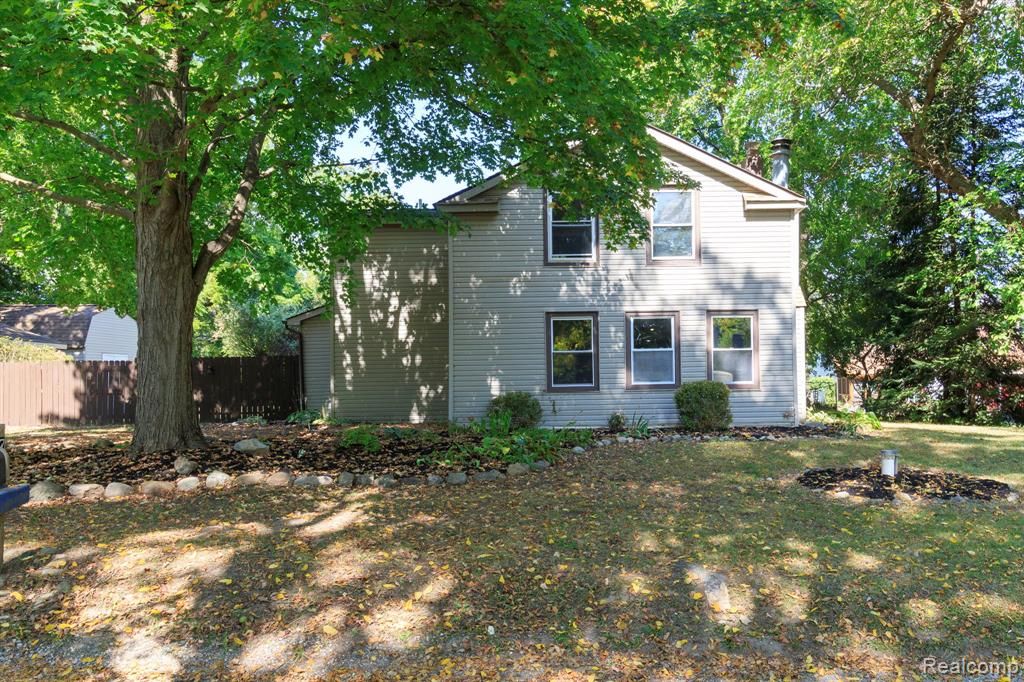 716 Commercial Street, Bloomfield Hills, MI 48382