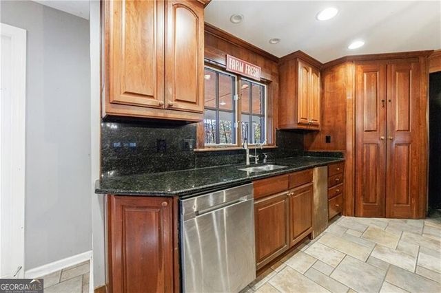 818 Arnold Mill Road, Woodstock, GA 30188