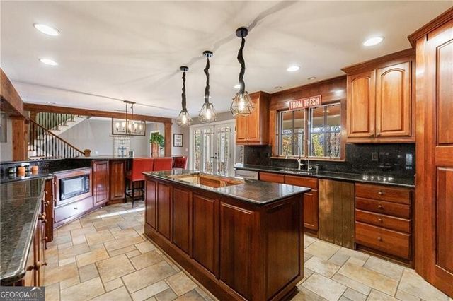 818 Arnold Mill Road, Woodstock, GA 30188