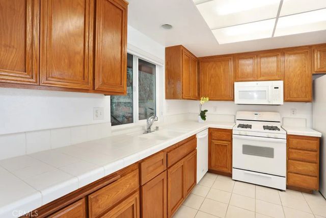 6112 Hefley Street 49, Westminster, CA 92683