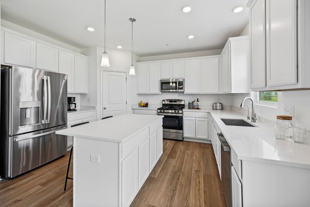 1320 Spencer Lane, South Elgin, IL 60177