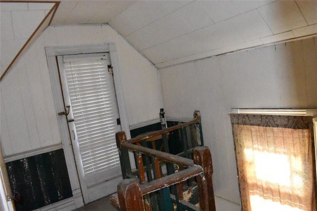 315 N Avenue D, Waelder, TX 78959