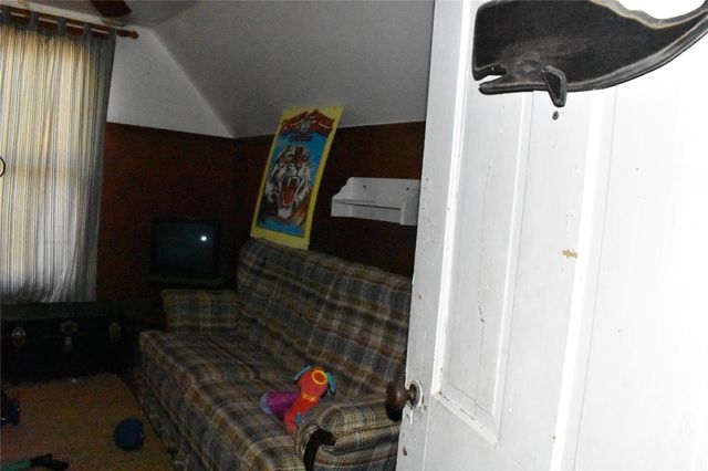 315 N Avenue D, Waelder, TX 78959