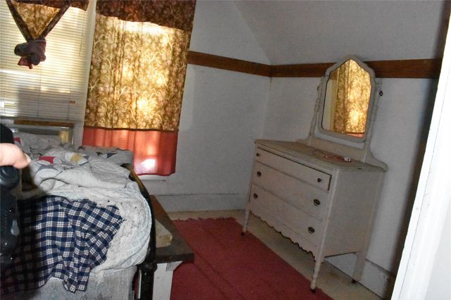 315 N Avenue D, Waelder, TX 78959