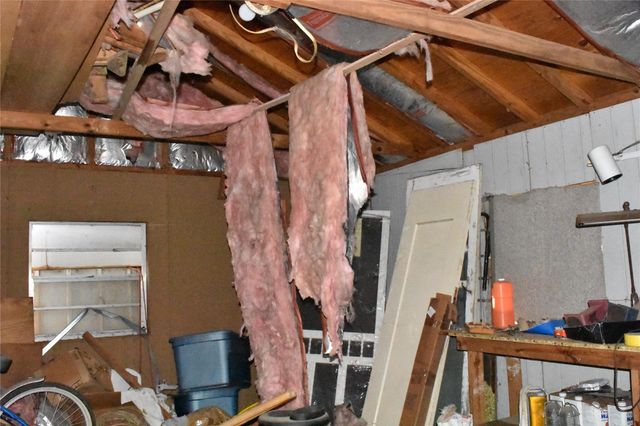 315 N Avenue D, Waelder, TX 78959