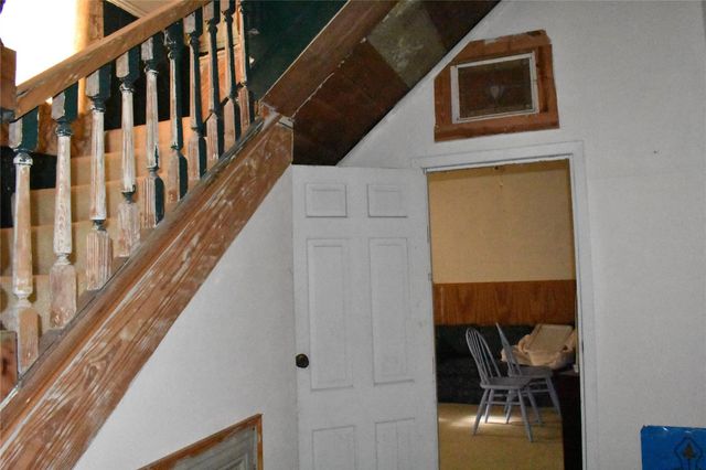 315 N Avenue D, Waelder, TX 78959