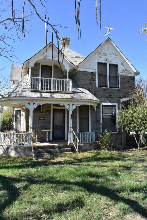 315 N Avenue D, Waelder, TX 78959