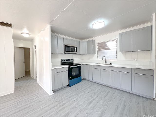 84-290 Makaha Valley Road, Waianae, HI 96792