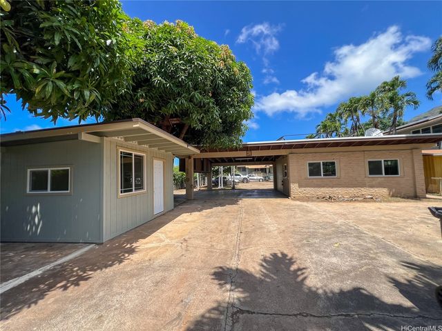 84-290 Makaha Valley Road, Waianae, HI 96792