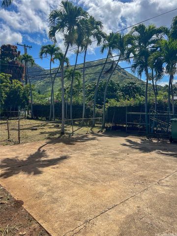 84-290 Makaha Valley Road, Waianae, HI 96792