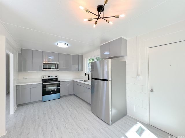 84-290 Makaha Valley Road, Waianae, HI 96792
