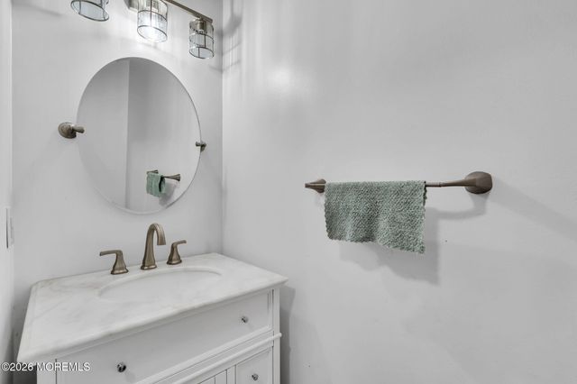 57 Phoenix Court, Tinton Falls, NJ 07712