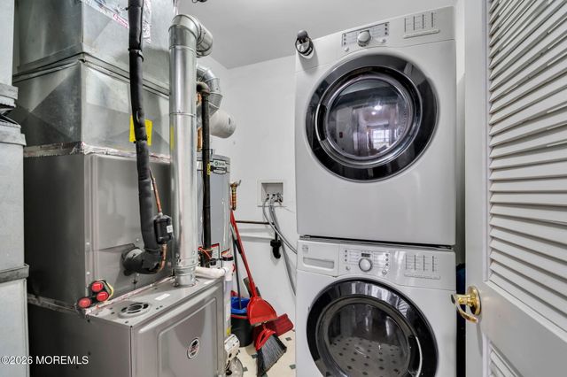 57 Phoenix Court, Tinton Falls, NJ 07712