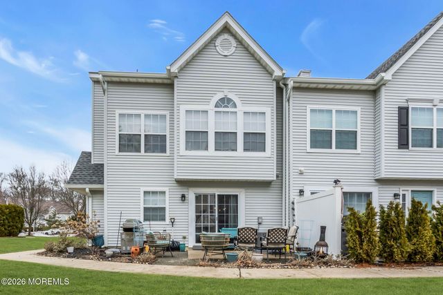 57 Phoenix Court, Tinton Falls, NJ 07712