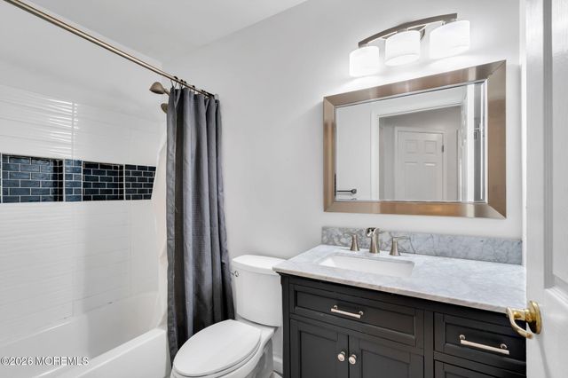 57 Phoenix Court, Tinton Falls, NJ 07712