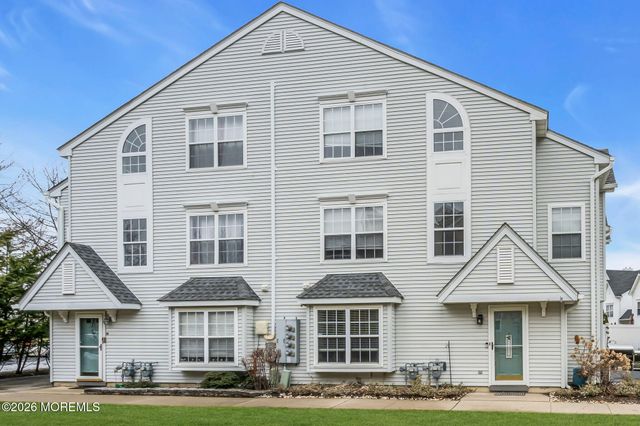 57 Phoenix Court, Tinton Falls, NJ 07712