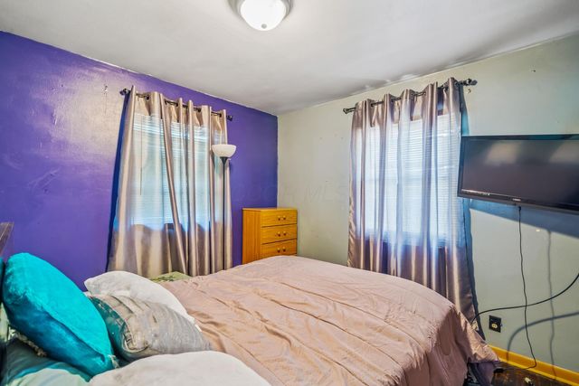 910 Pauline Avenue, Columbus, OH 43224