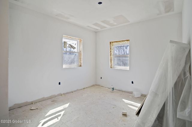 5 White Road, Milton, NY 12020