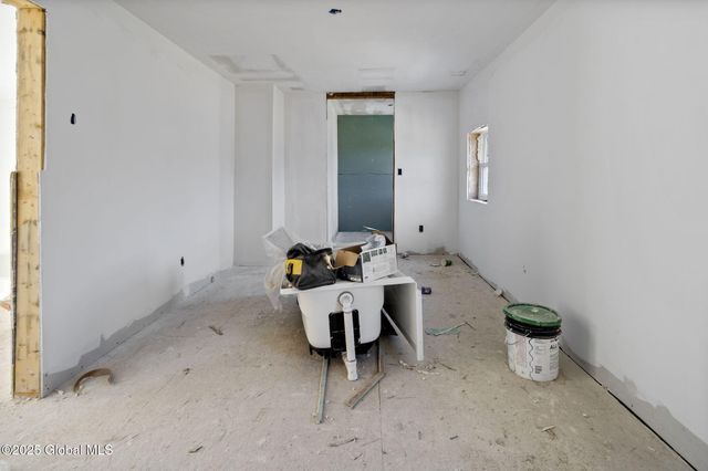 5 White Road, Milton, NY 12020