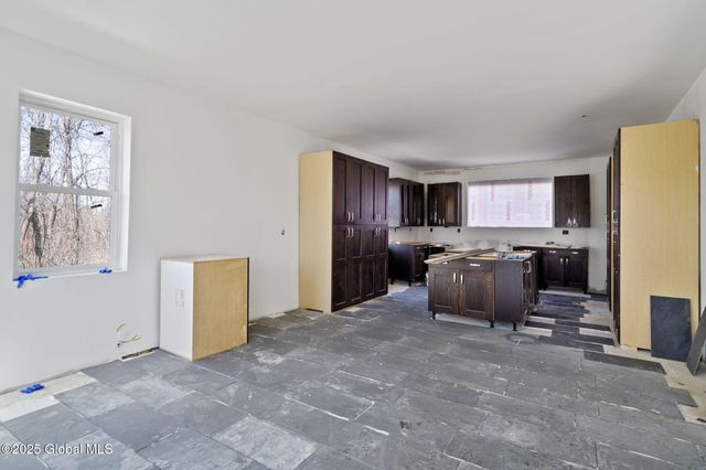 5 White Road, Milton, NY 12020