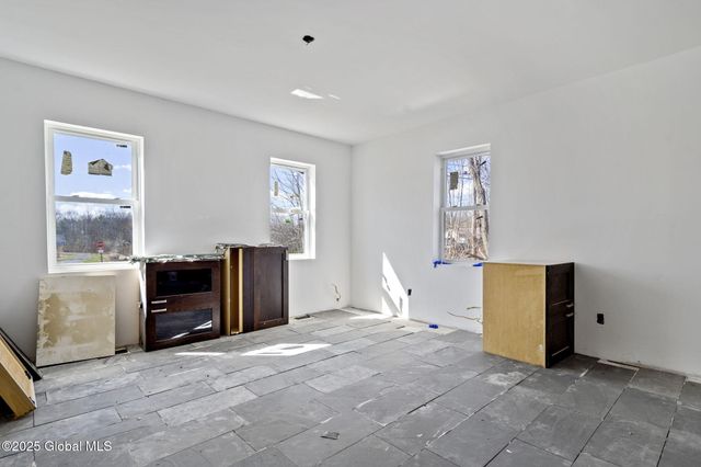 5 White Road, Milton, NY 12020