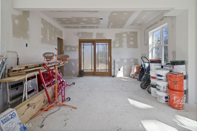 5 White Road, Milton, NY 12020