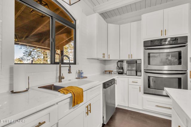 4740 Driftwood Lane, Louisville, TN 37777