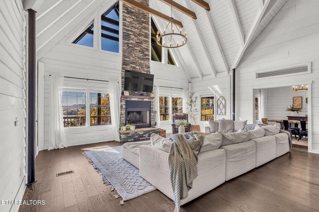 4740 Driftwood Lane, Louisville, TN 37777