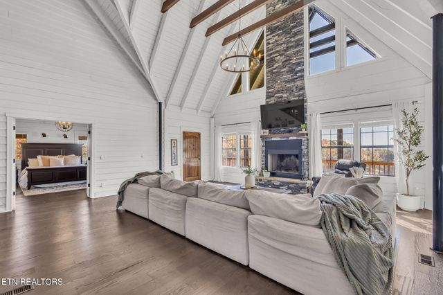 4740 Driftwood Lane, Louisville, TN 37777