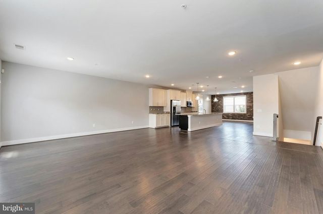 44750 TIVERTON SQ, Ashburn, VA 20147