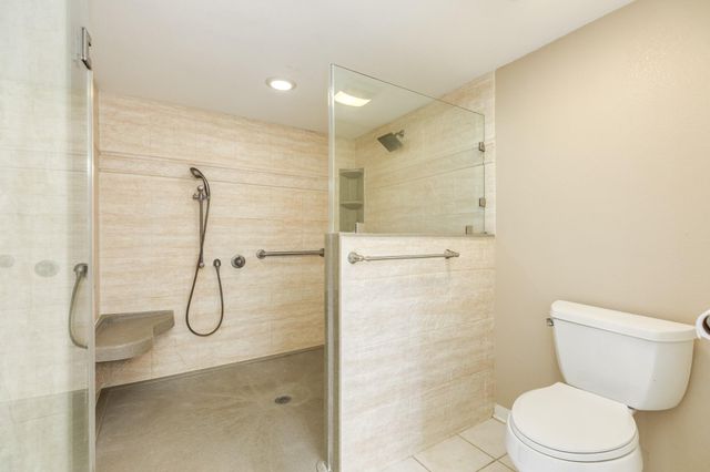 327 Maple Drive, Hitchcock, TX 77563