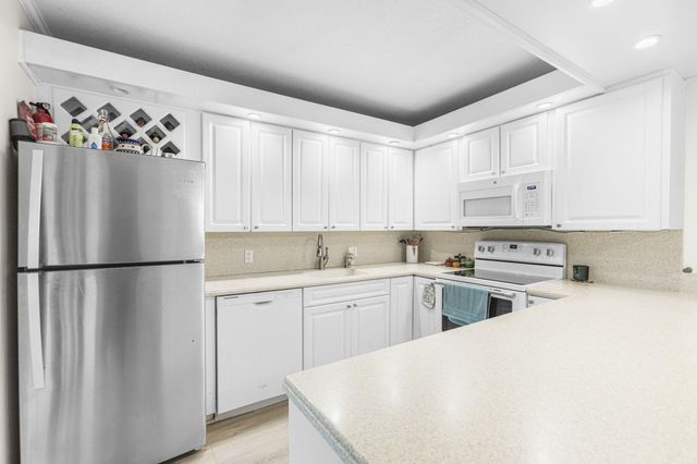 5674 SE Riverboat Drive 131, Stuart, FL 34997