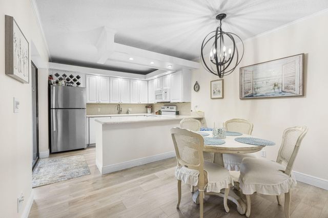 5674 SE Riverboat Drive 131, Stuart, FL 34997