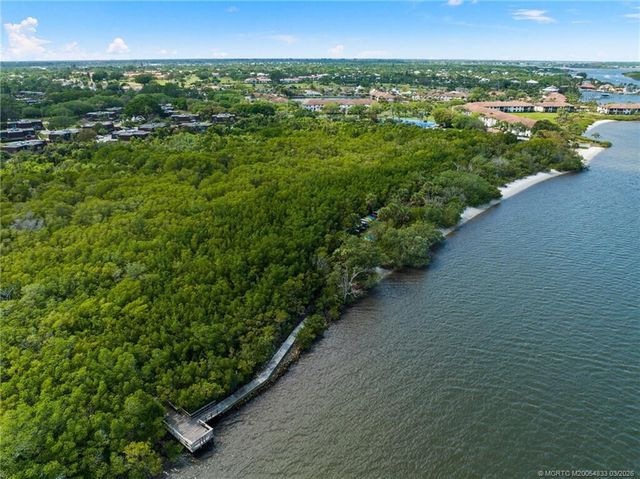 5674 SE Riverboat Drive 131, Stuart, FL 34997