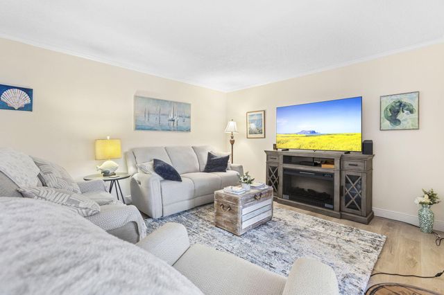 5674 SE Riverboat Drive 131, Stuart, FL 34997