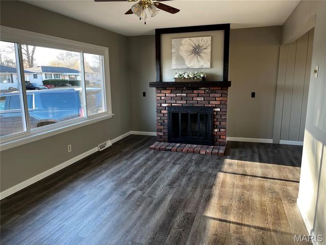 85 Ruth Drive, Florissant, MO 63031