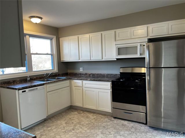 85 Ruth Drive, Florissant, MO 63031