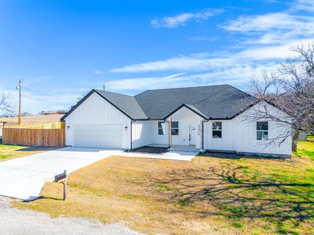 171 Tryall Court, Runaway Bay, TX 76426