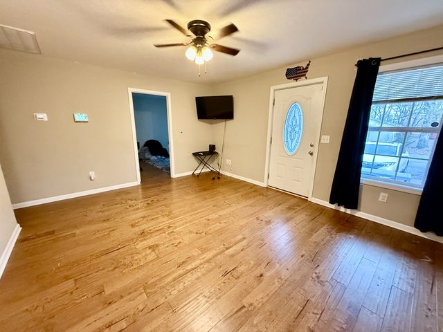 805 E Grizzard St, Tullahoma, TN 37388