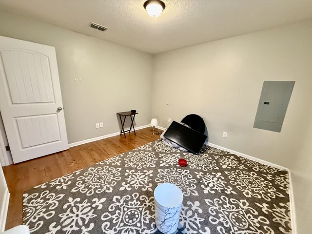 805 E Grizzard St, Tullahoma, TN 37388