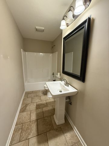 805 E Grizzard St, Tullahoma, TN 37388