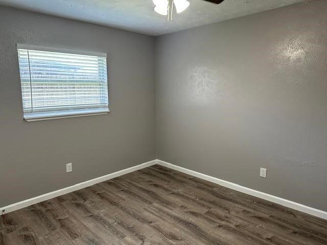 5033 BLUE GLEN Drive, The Colony, TX 75056