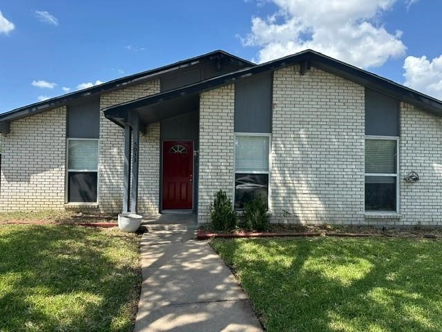 5033 BLUE GLEN Drive, The Colony, TX 75056