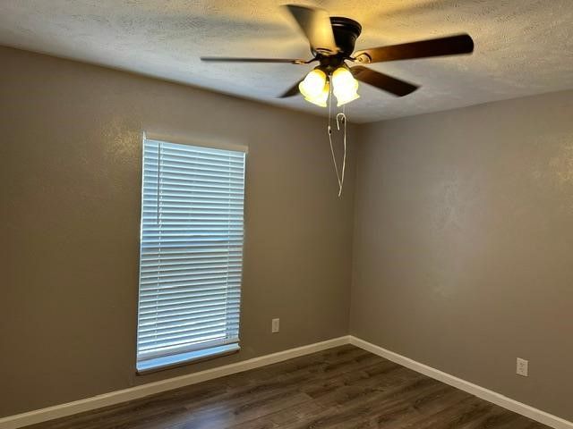 5033 BLUE GLEN Drive, The Colony, TX 75056