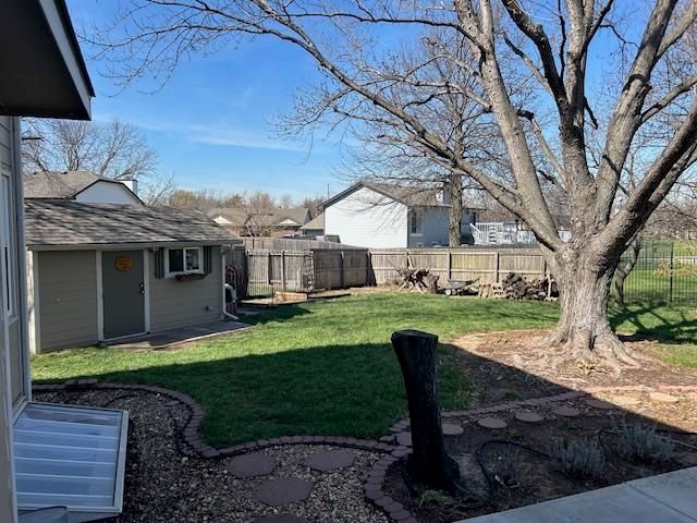 11850 W Rolling Hills Ct, Wichita, KS 67212